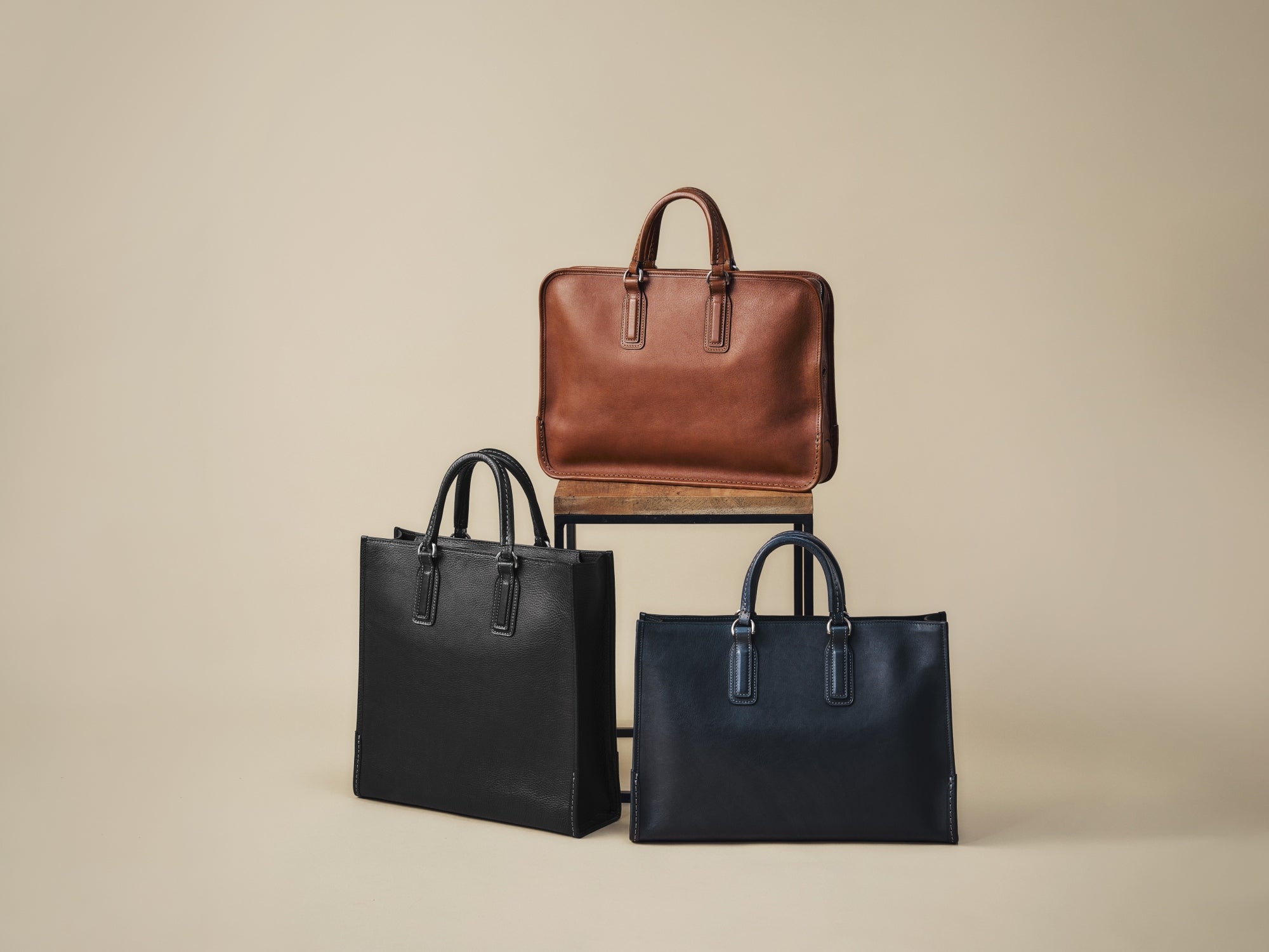 Urbano: Italian Leather Meets Japanese Mastery
Three Leather Bags from Tsuchiya Kaban's Urbano Collection