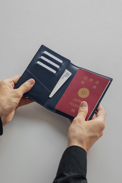 Steerhide (Nume Leather) Nume plus Passport Holder【Global Stores Exclusive】 in Navy Made in Japan
