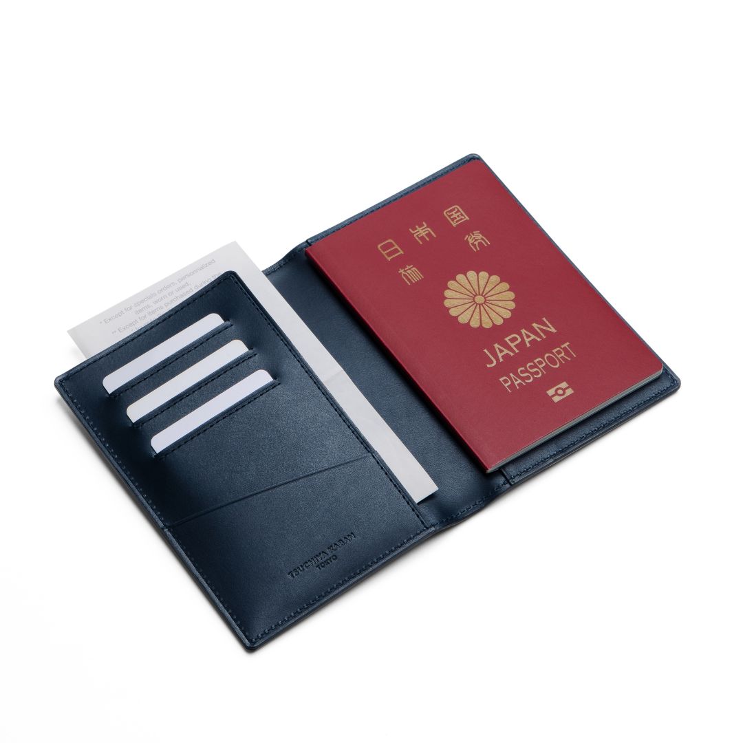 Steerhide (Nume Leather) Nume plus Passport Holder【Global Stores Exclusive】 in Navy Made in Japan
