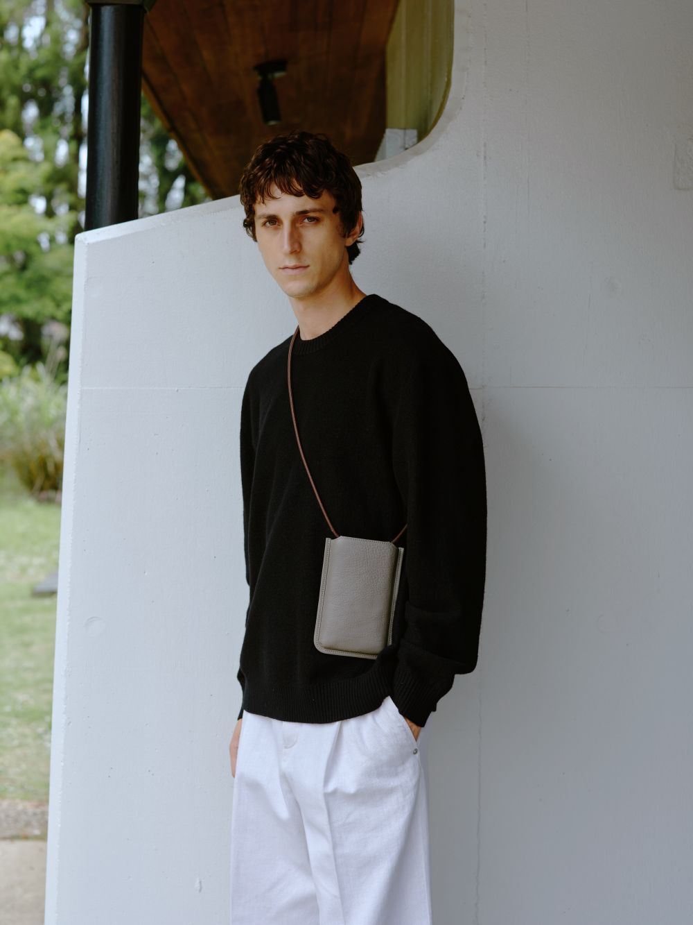 Tone Nume Leather Crossbody Phone Bag