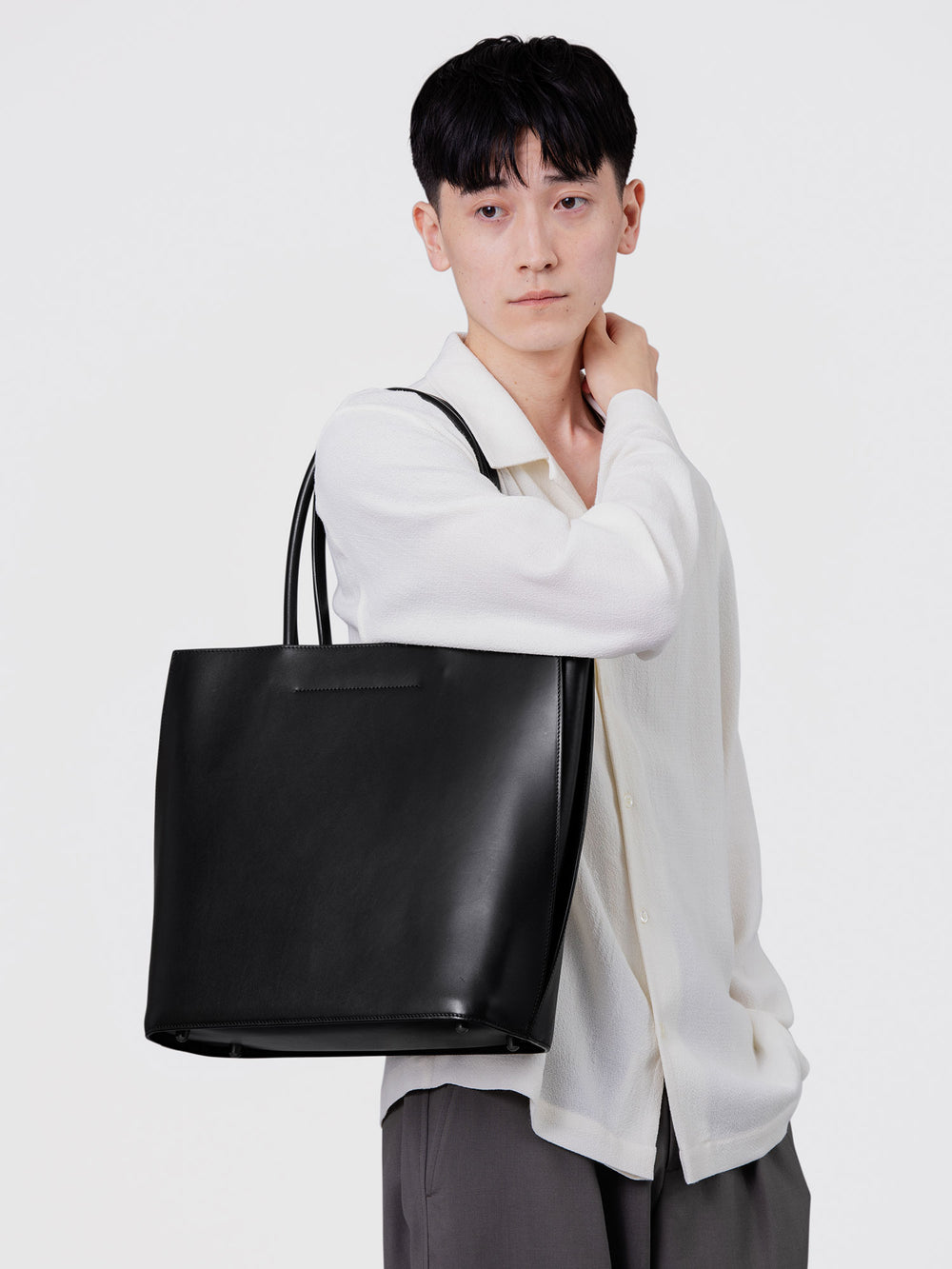 Steerhide  Black Nume Tote in Black Made in Japan