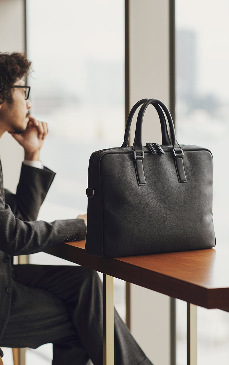 Leather Bags for Business Scenes with Stylist Akihiro Shikata