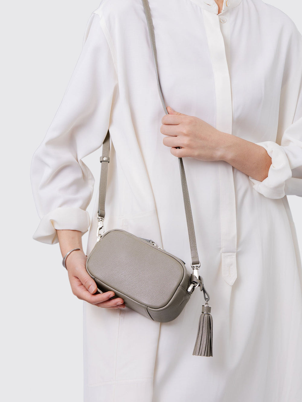 Cowhide  Clarte Nano Shoulder in Ash Gray Made in Japan