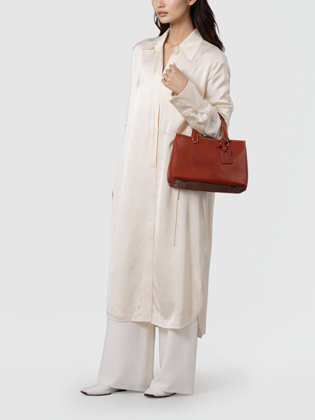 dr-handy-tote_model_2_947bddb7