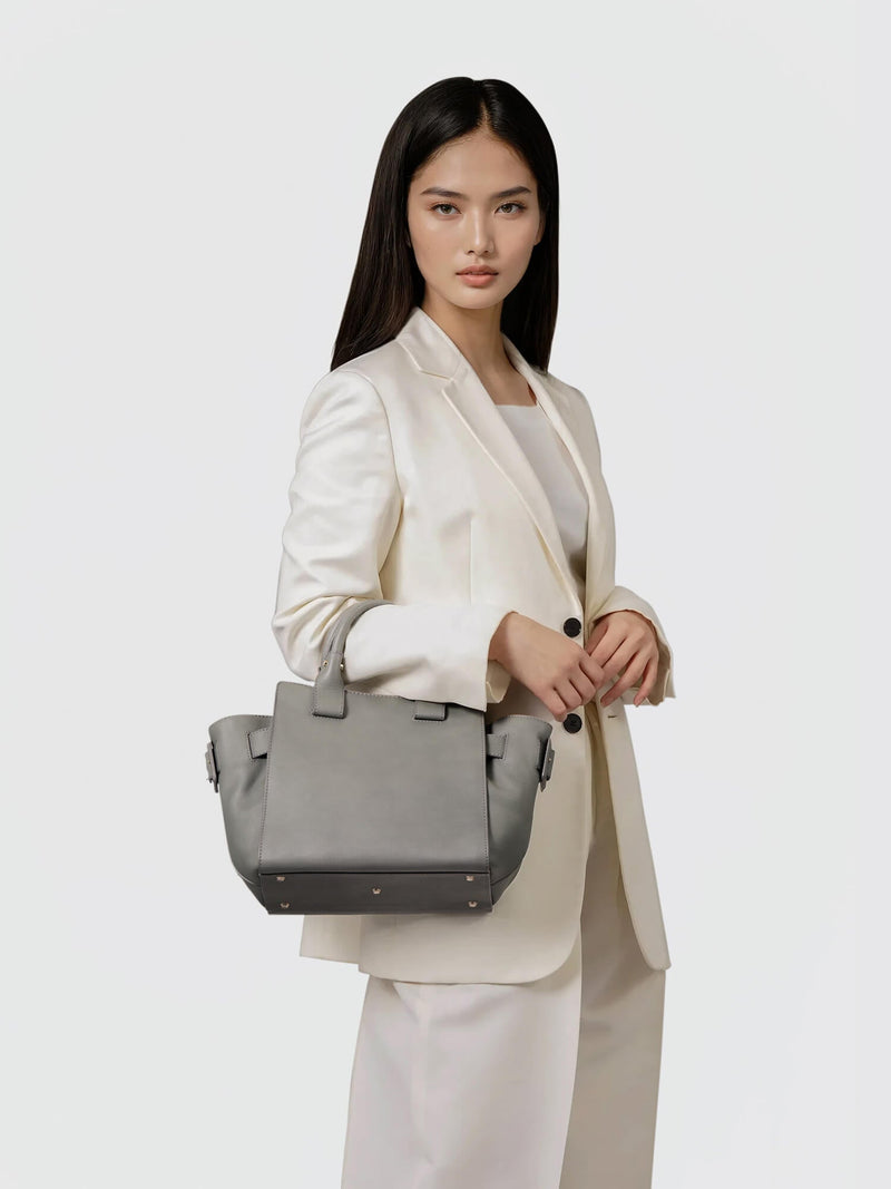 Steerhide (Medium Grain Leather) Editor Bloom Tote in Ecru Made in Japan