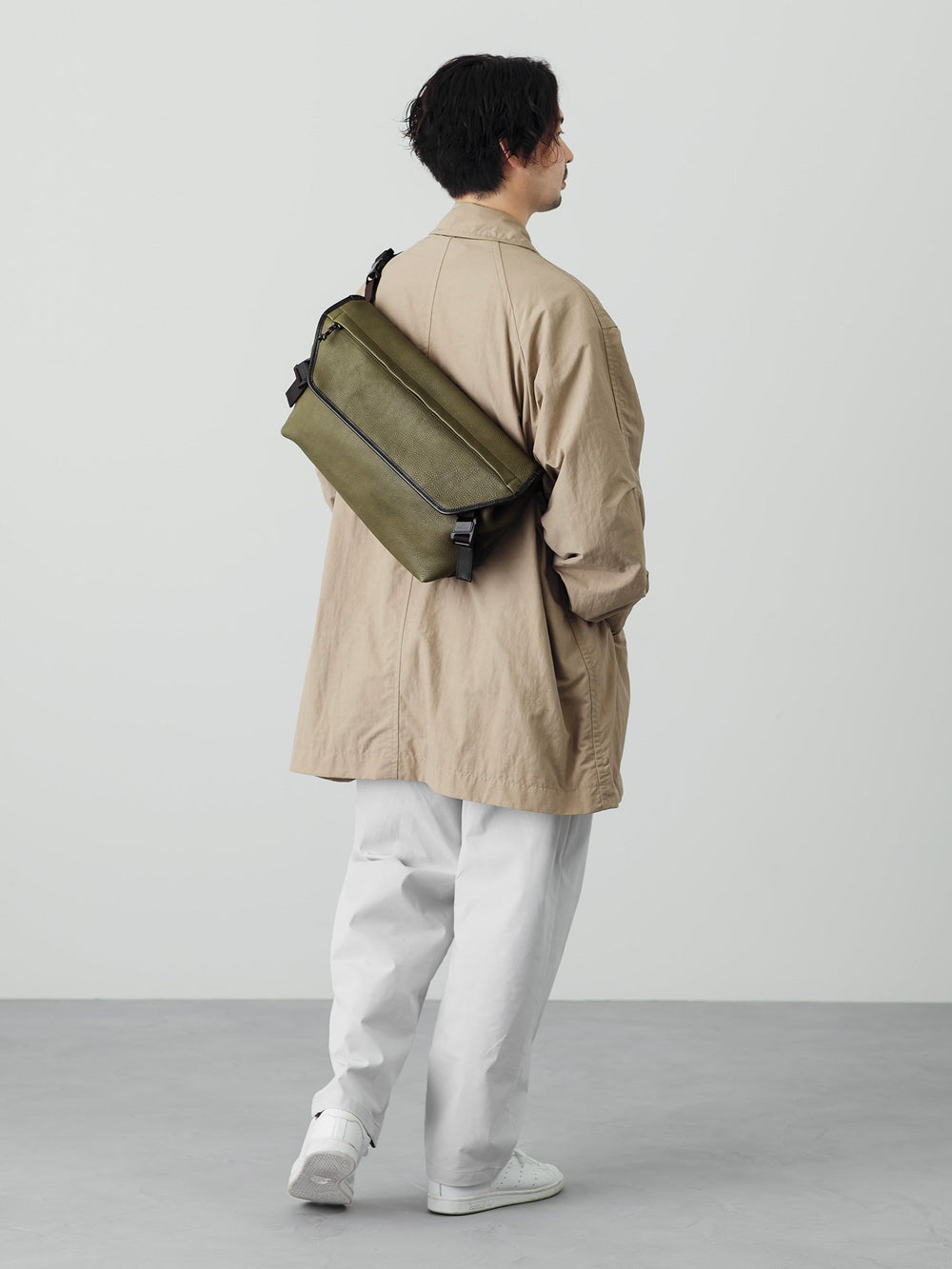 Steerhide  【Online Exclusive】Messenger Bag in Khaki Green Made in Japan