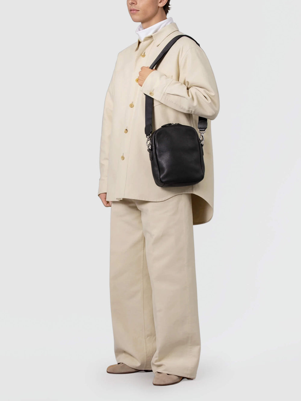 Steerhide (Soft Nume Leather) Tone Nume Box Shoulder Bag in Stone Made in Japan