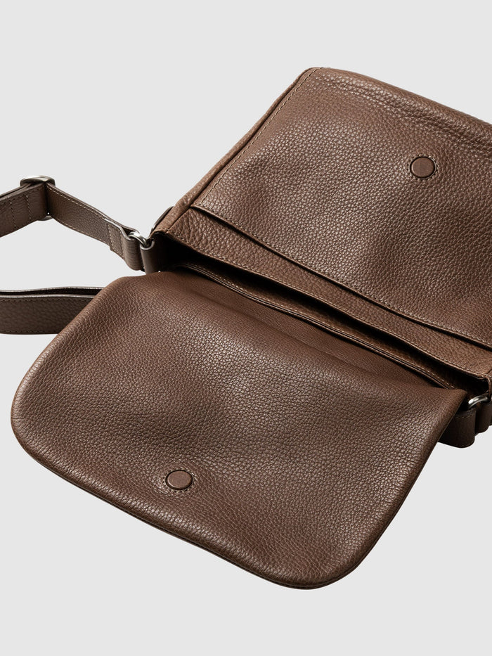 Steerhide  Tone Nume Shoulder Bag in Medium Brown Made in Japan