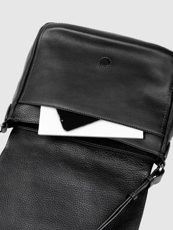Tone Nume Shoulder Bag | Nume Leather Shoulder Bag | Tsuchiya