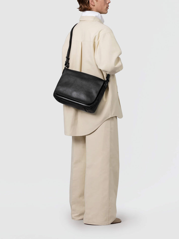 to-shoulder_model_1_720x.jpg?v