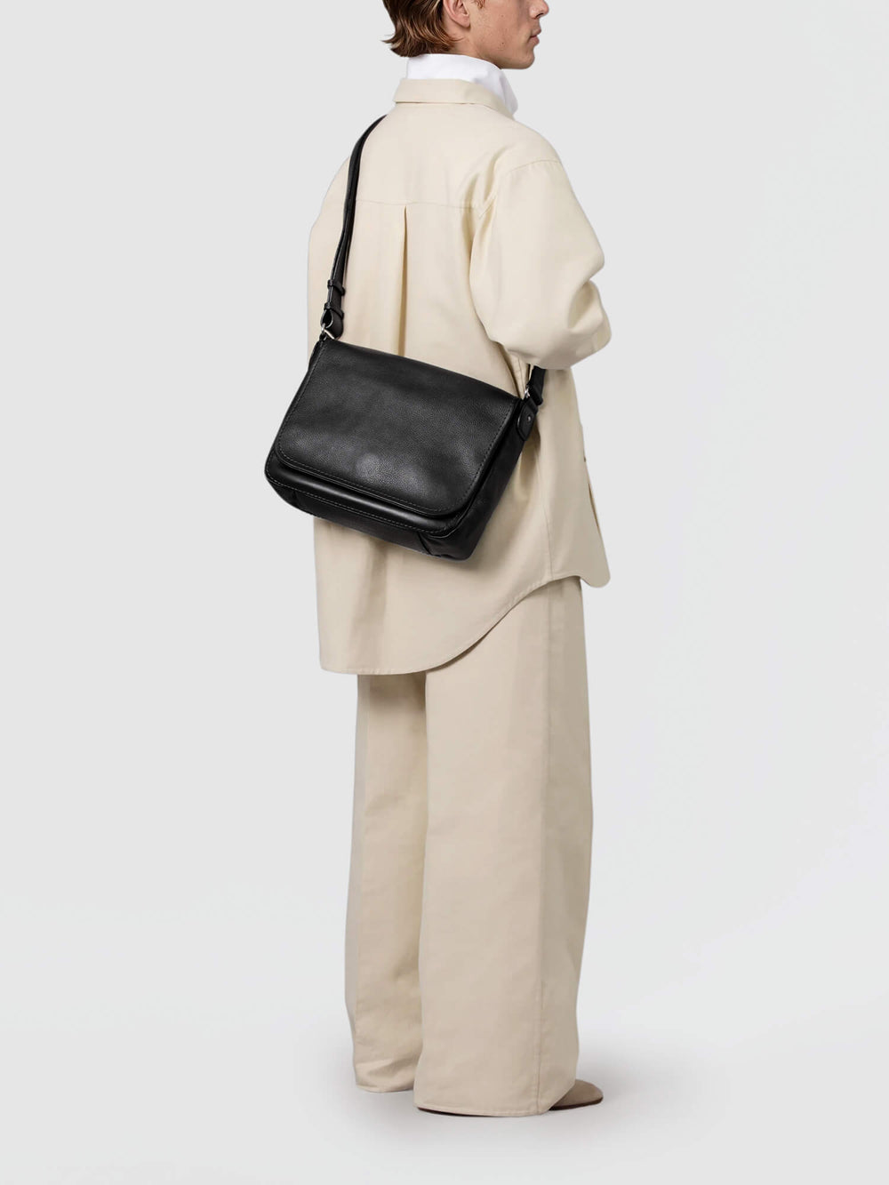 Steerhide (Soft Nume Leather) Tone Nume Shoulder Bag in Stone Made in Japan