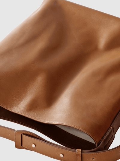 Steerhide (High-Gloss Leather) Atlow Bucket Tote in Mocha Made in Japan