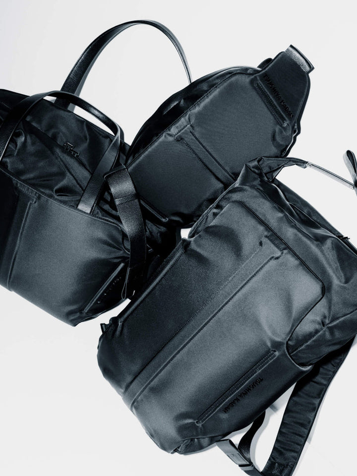 60Solid Crossbody Bag | Leather Crossbody Bag | Tsuchiya Kaban