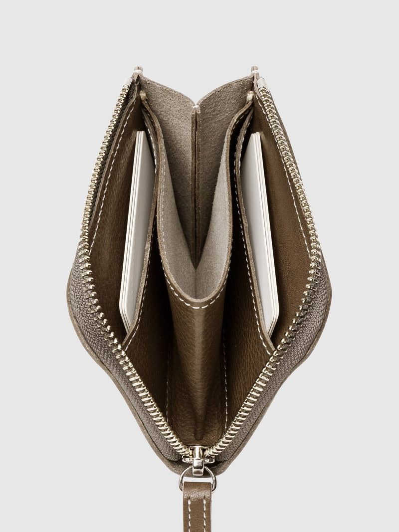 Cowhide (Vachetta Milled Leather) Urbano L Zip Wallet in Camel Gold Made in Japan